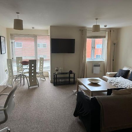Gunwharf Quays Harbour Apartments Портцмаус Экстерьер фото