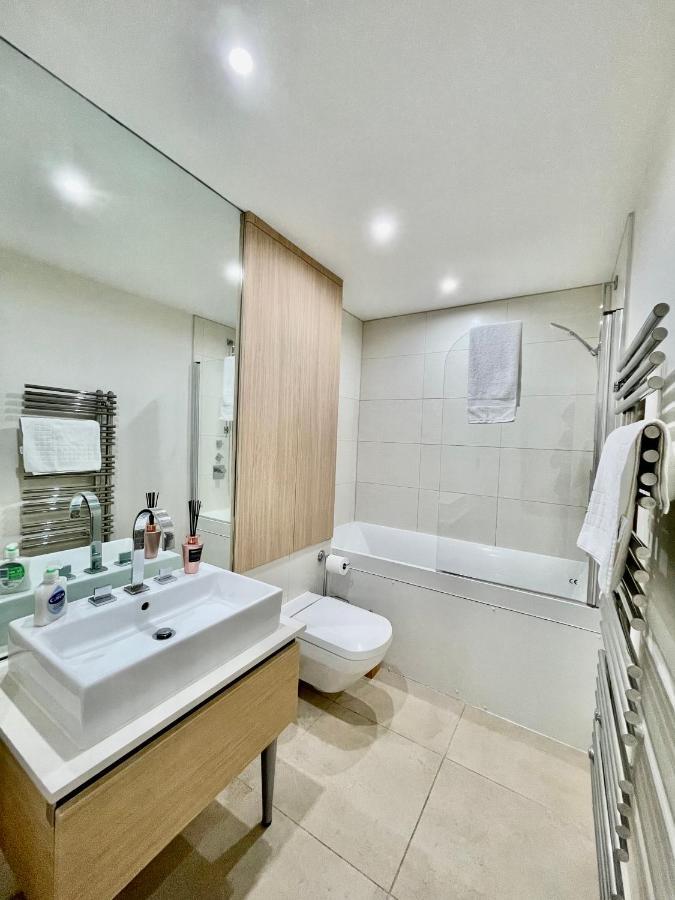 Gunwharf Quays Harbour Apartments Портцмаус Экстерьер фото