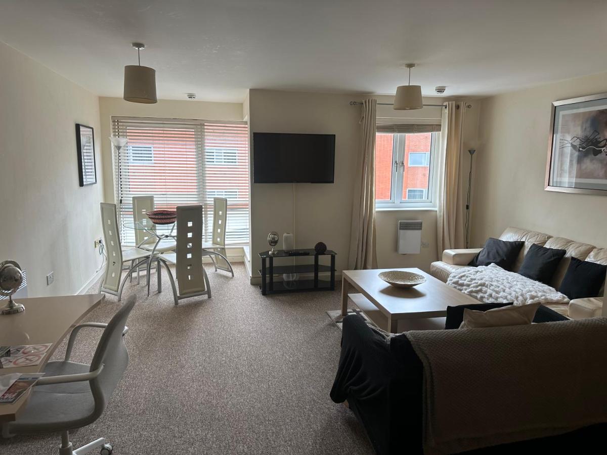 Gunwharf Quays Harbour Apartments Портцмаус Экстерьер фото