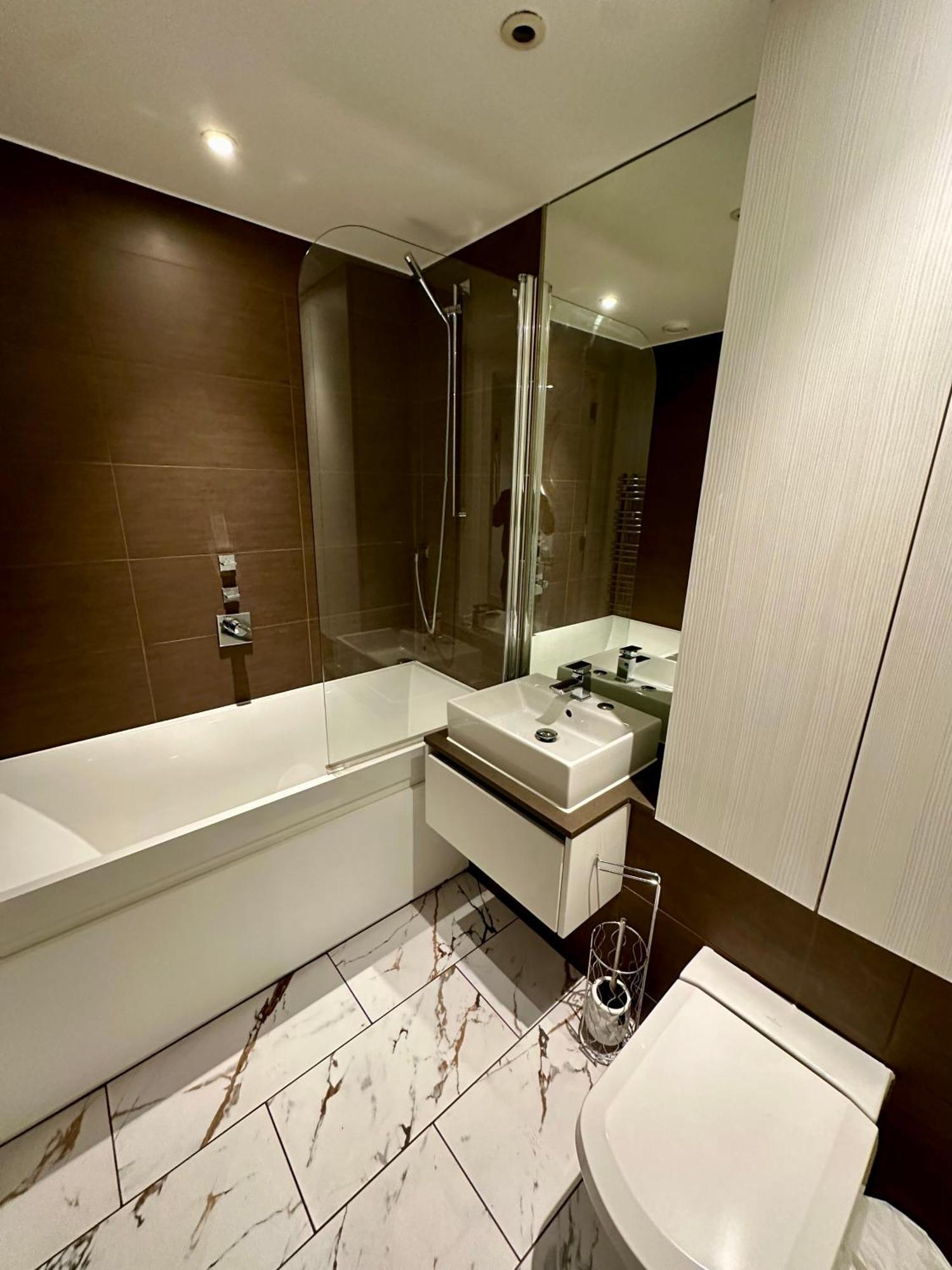 Gunwharf Quays Harbour Apartments Портцмаус Экстерьер фото