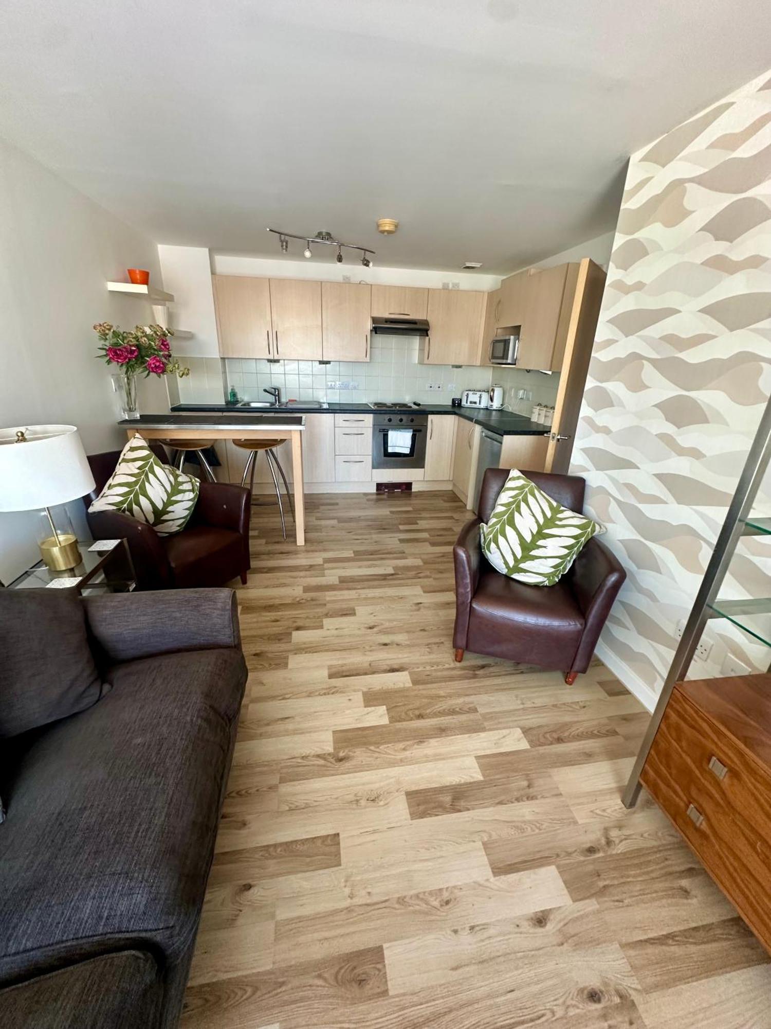 Gunwharf Quays Harbour Apartments Портцмаус Экстерьер фото