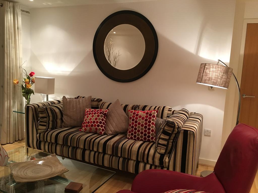 Gunwharf Quays Harbour Apartments Портцмаус Экстерьер фото